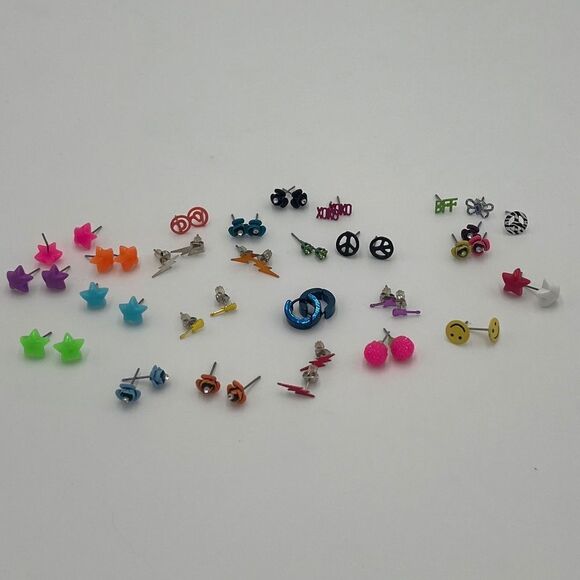 Earring Lot - 20 Pair and 8 Singles of Fun and Funky Stud Earrings - Picture 2 of 11